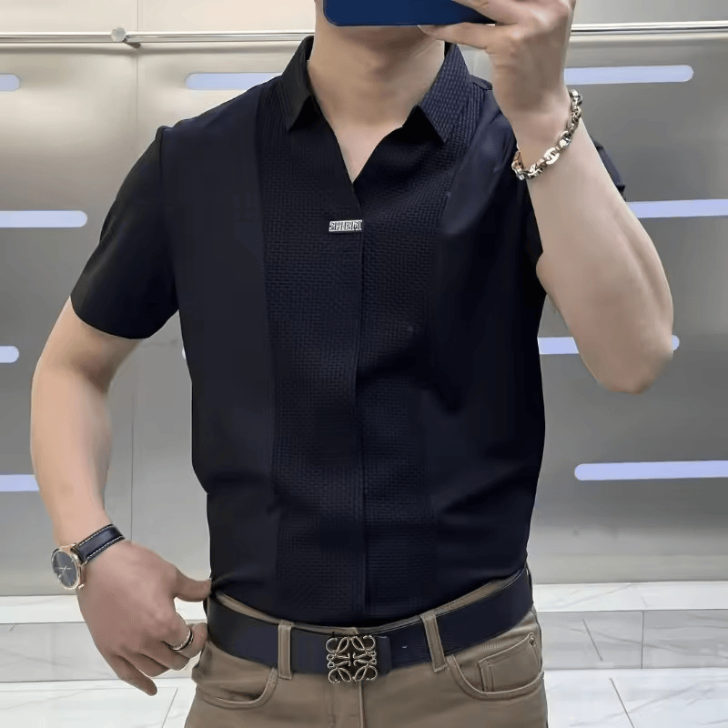 [PAGUE 3 LEVE 5] Camisa Polo Casual Versatto em Viscose, Seda Gelo e Elastano + Brindes: 3 Bermudas e Relógio