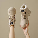 Bota Feminina de Cano Curto com Solado Grosso Forro Aveludado Estilo Casual Esportivo – (Promoção de Inverno 2025)